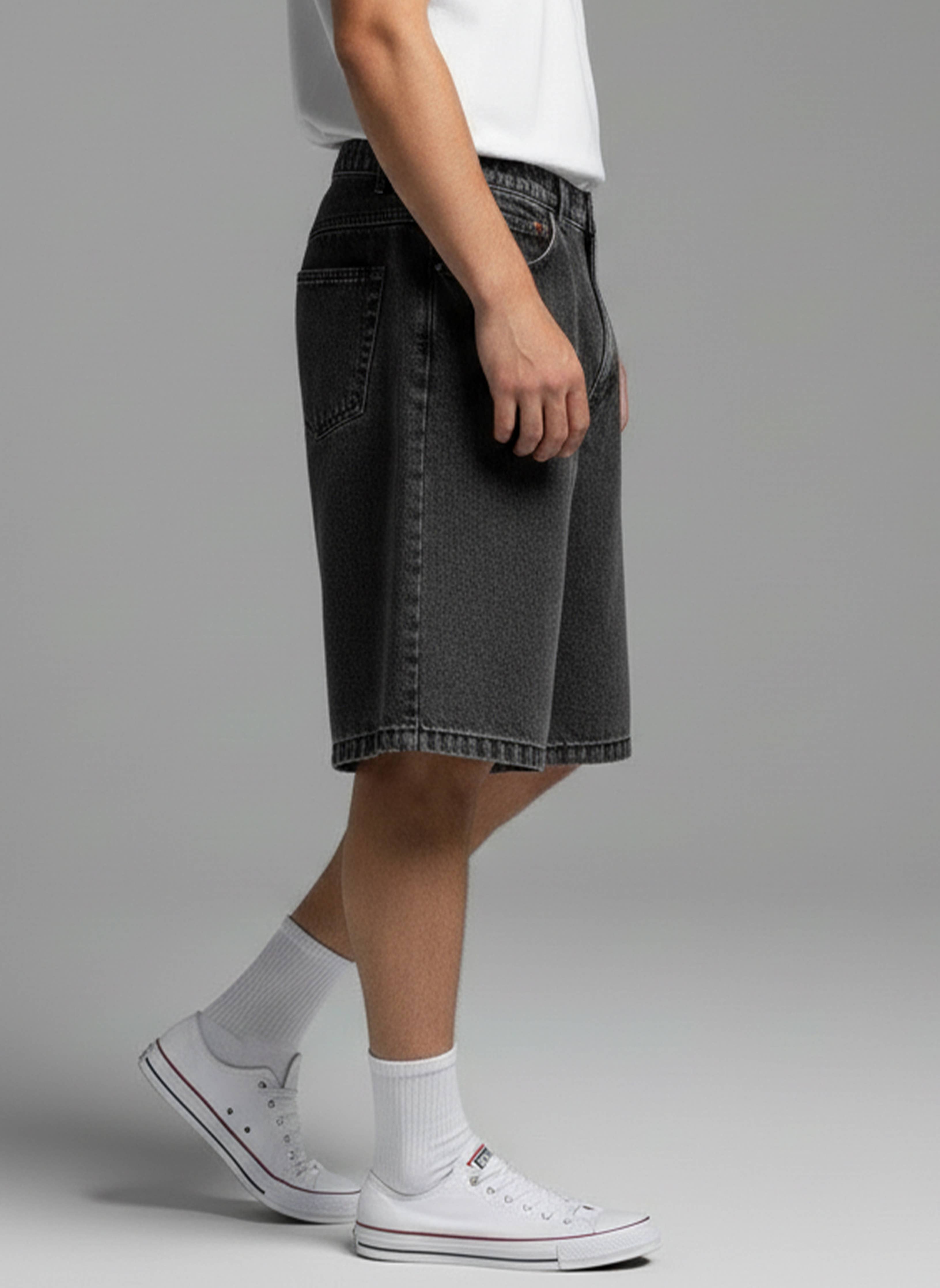 BAGGY FIT DENIM SHORTS: Black / 34