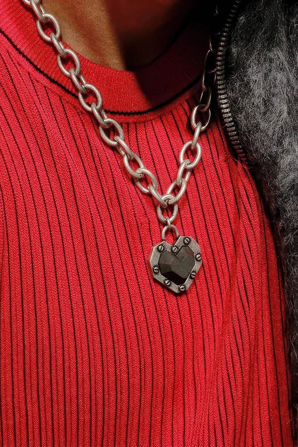 Concrete Heart Necklace – Unisex Grey Diamond Style - URBANPICK FASHION