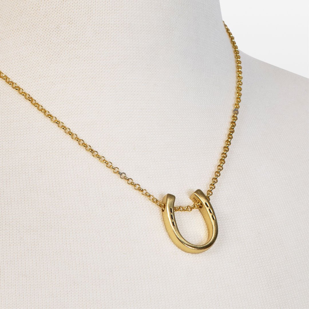 Classique - Equestrian Horseshoe Necklace in Gold - URBANPICK FASHION