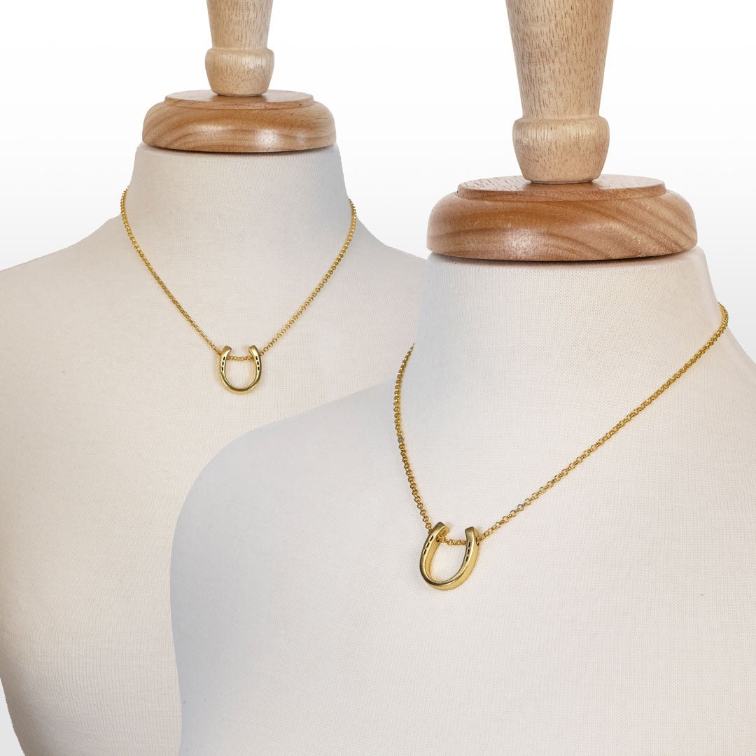 Classique - Equestrian Horseshoe Necklace in Gold - URBANPICK FASHION