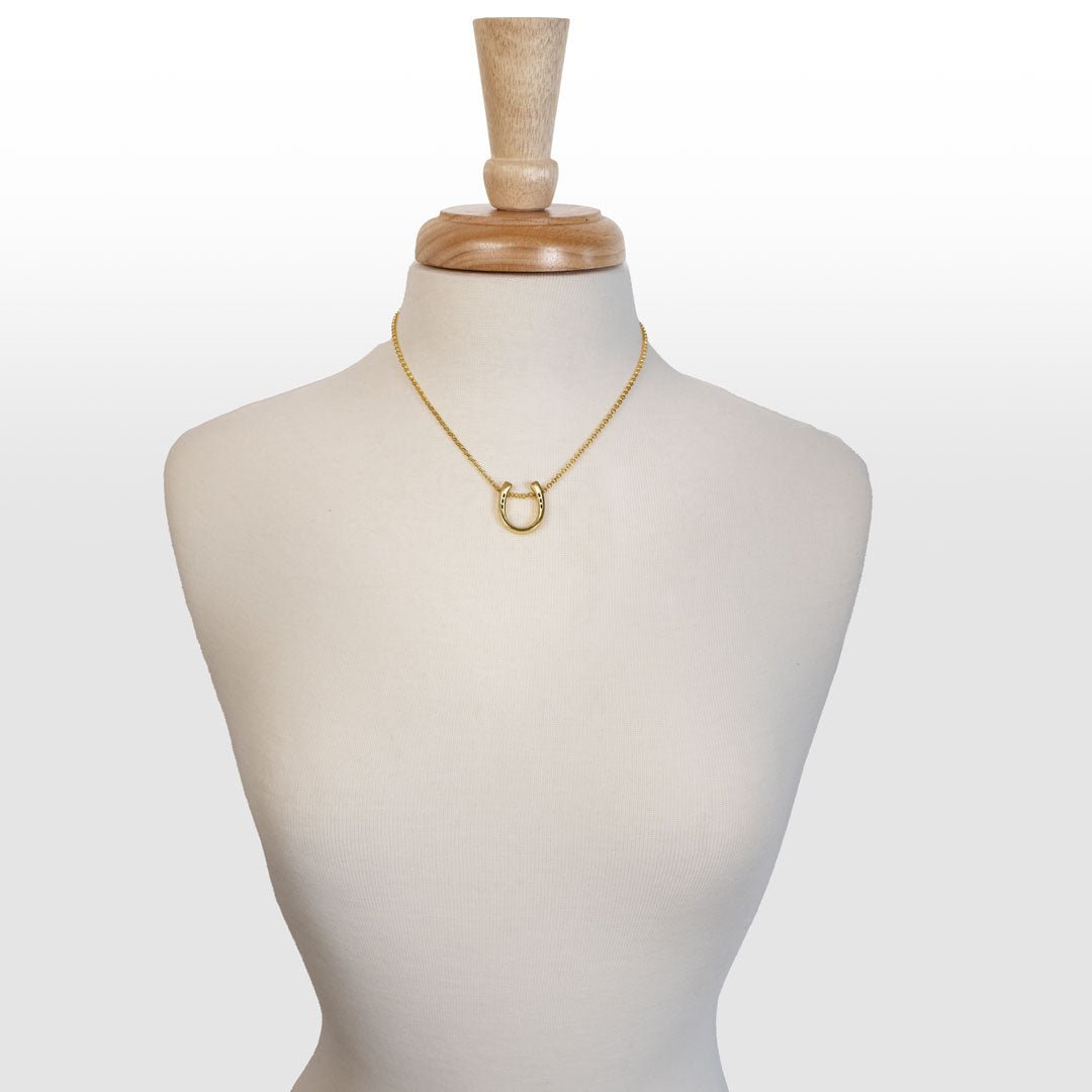 Classique - Equestrian Horseshoe Necklace in Gold - URBANPICK FASHION