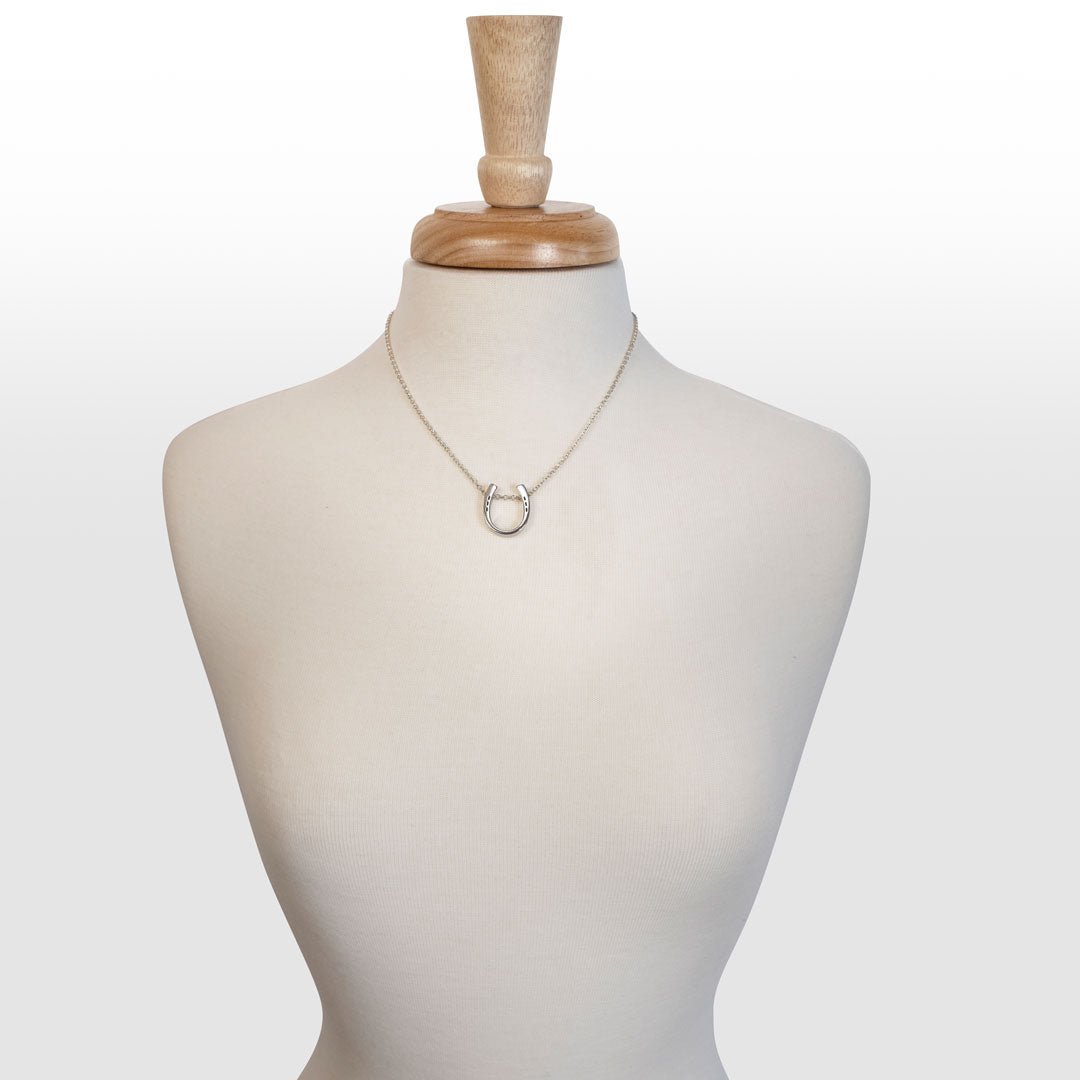 Classique - Equestrian Horseshoe Necklace in Silver - URBANPICK FASHION