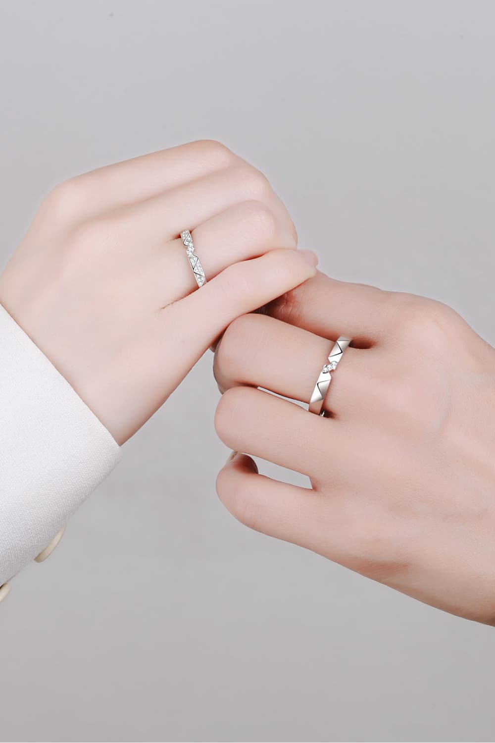 Moissanite Minimalist Rhodium-Plated Ring - URBANPICK FASHION